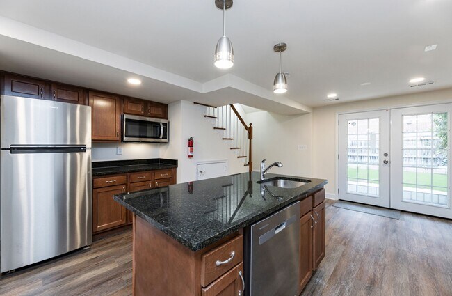 Building Photo - 1916 Eutaw Pl