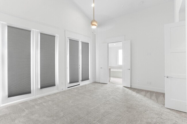 Building Photo - 9818 Mocking Bird Hill Ln