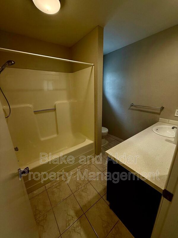 Building Photo - 1331 Westbrook Dr NW