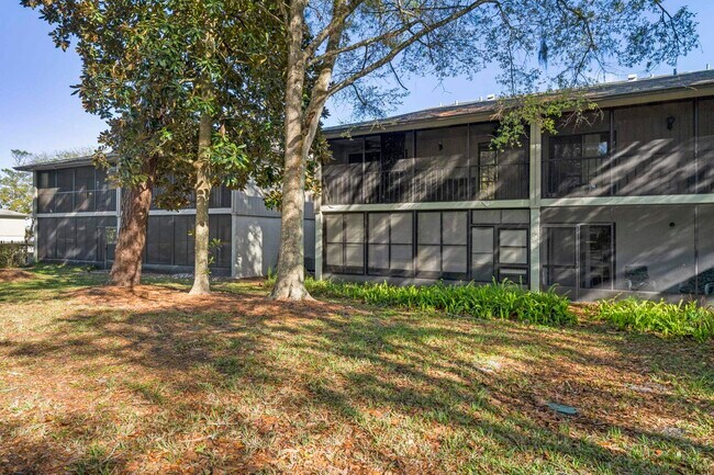 Building Photo - 16 Alcira Ct