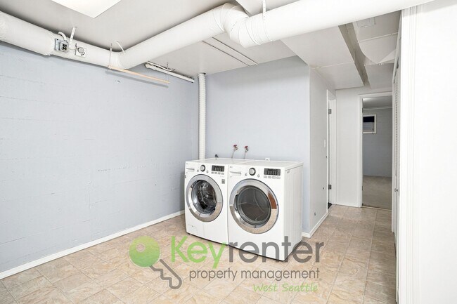 Building Photo - 924 S 226th Pl