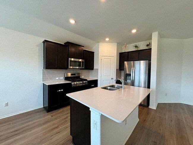 Building Photo - 208 Magione St