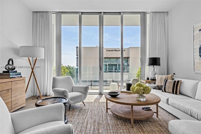 Building Photo - 650 NE 32nd St