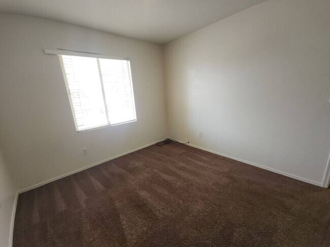 Building Photo - 9907 Sparrow Ridge Ave