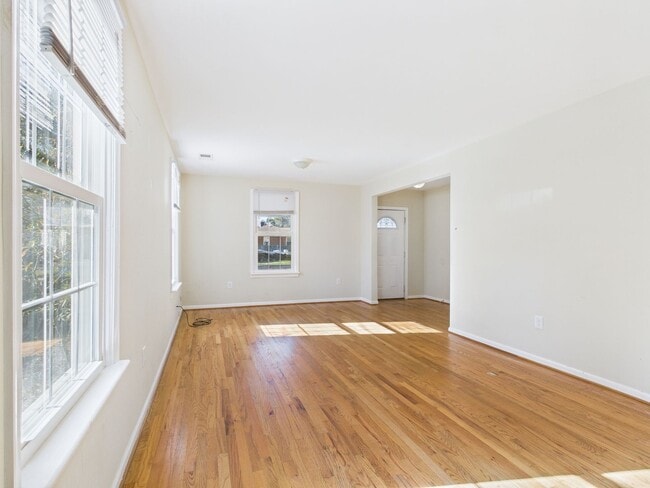 Building Photo - 604 W Vine St