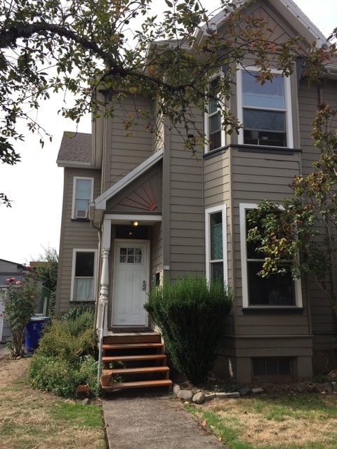 Building Photo - 25 SE 26th Ave