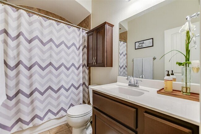 Building Photo - 2516 Amur Dr