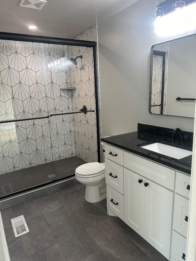 Building Photo - 1605 2nd St