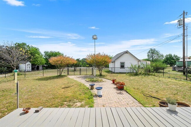 Building Photo - 33 Valley View Dr