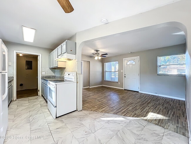 Building Photo - 1509 Bon Air Plaza