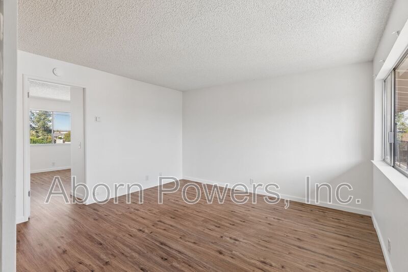 Building Photo - 1221 B St