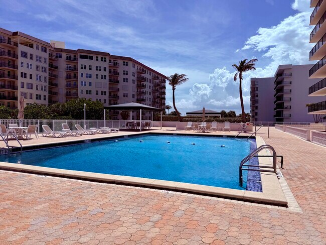 Building Photo - 3460 S Ocean Blvd