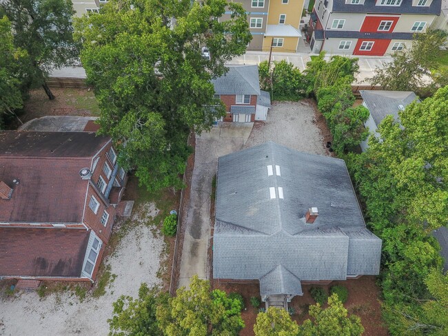 Building Photo - 1028 SW 4th Ave