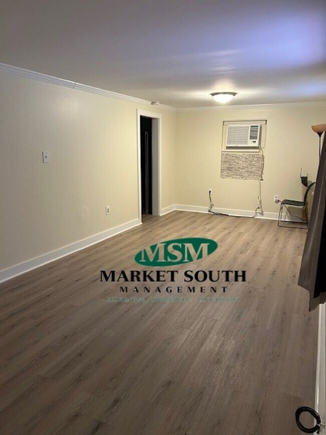 Building Photo - APPLICATION PENDING!! Eastside location