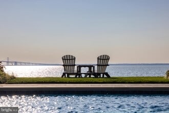 Building Photo - 200 Bridgeview Ln