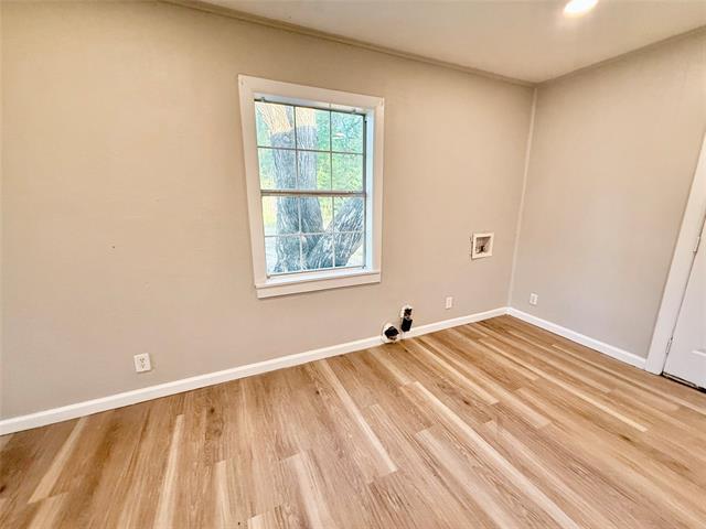 Building Photo - 428 E Elm St