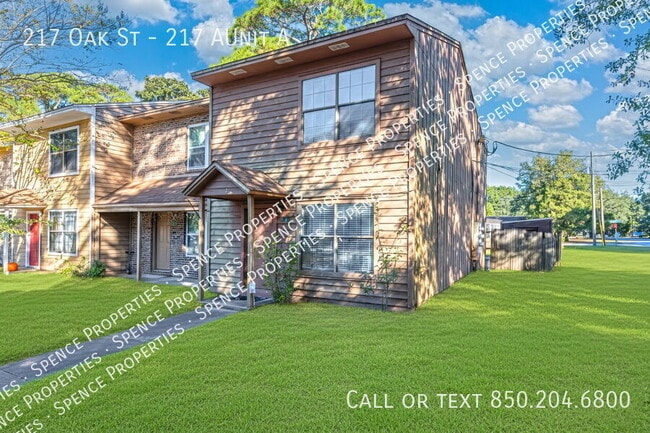 Building Photo - 217 Oak St SE