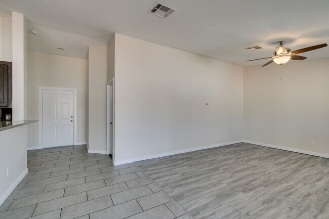 Building Photo - Charming 3-Bedroom Home in N Las Vegas