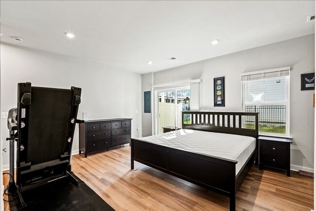 Building Photo - Like New! CLOSE TO I-95 & QUANTICO!