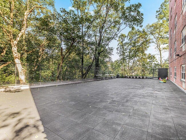 Building Photo - 3030 Johnson Ave