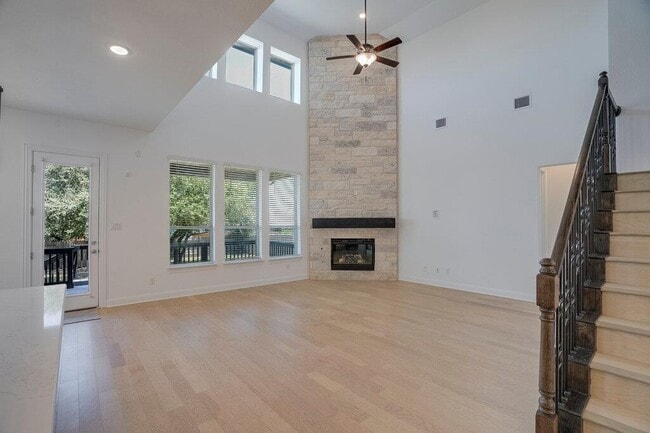 Building Photo - 2920 Hadley Wy