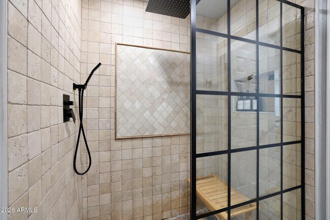 Building Photo - 615 E Portland St