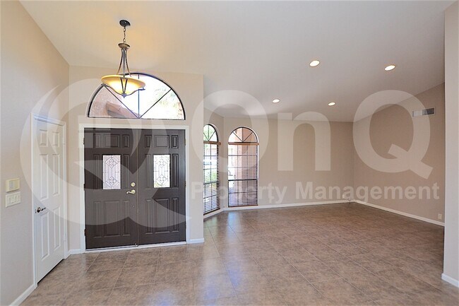 Building Photo - 510 S Lagoon Dr