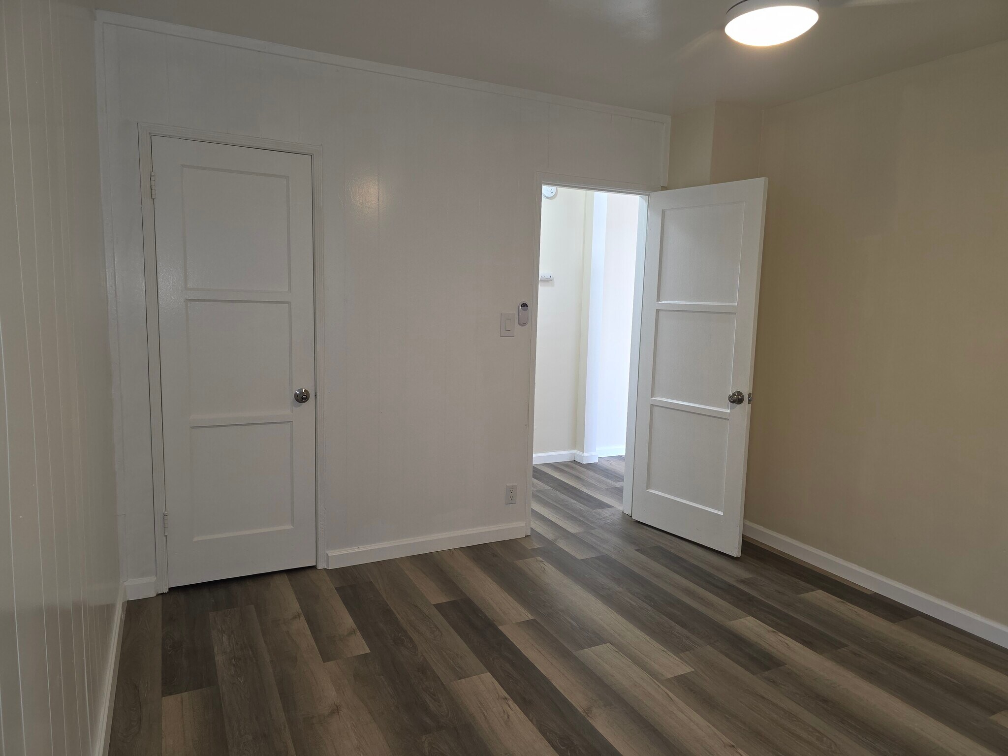 Building Photo - 15726 Halldale Ave