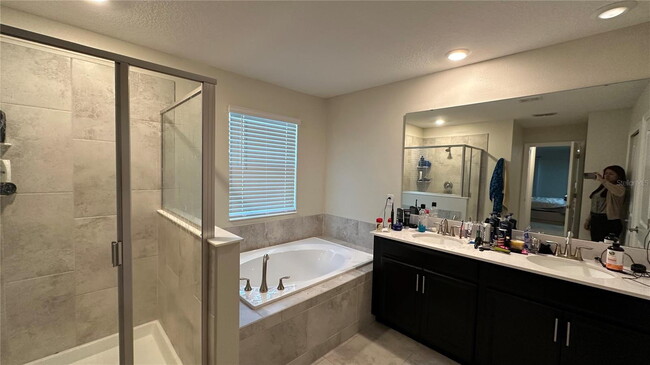Building Photo - 2525 Camden Park Cir
