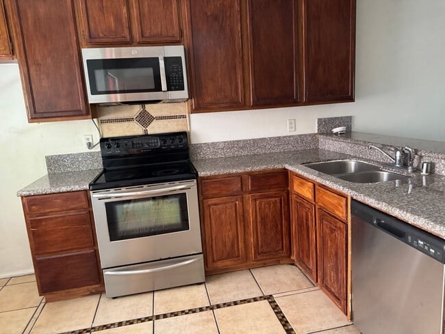 Building Photo - HARBOR MANOR CONDOS! ACROSS FROM HARBOR UCLA MED CTR IMMACULATE  2 bdrm 2 ba. CONDO FOR LEASE!