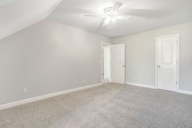 Building Photo - 829 Nease Rd