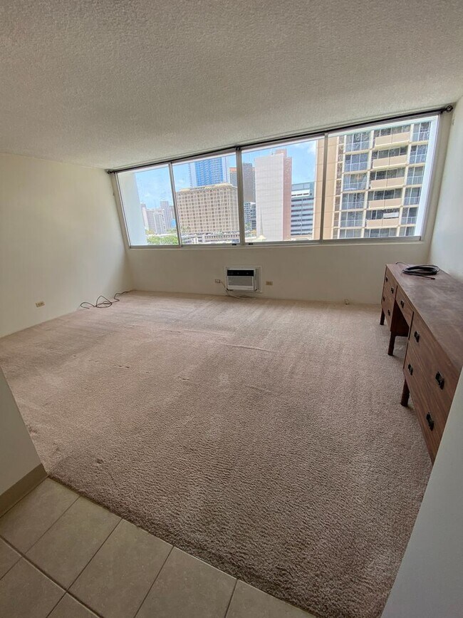 Building Photo - 1560 Kanunu St