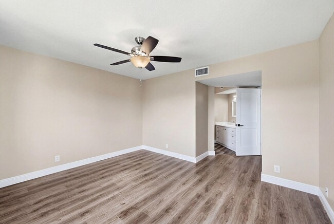 Building Photo - 10401 W Broward Blvd