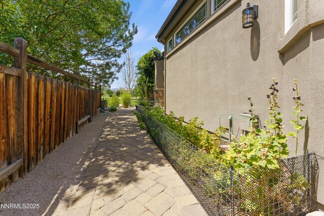Building Photo - 2880 Friar Rock Ct