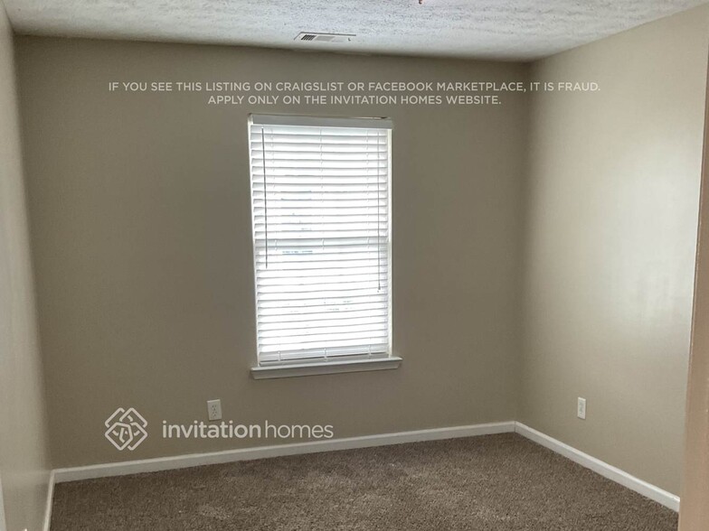 Building Photo - 131 Oak Grove Pl