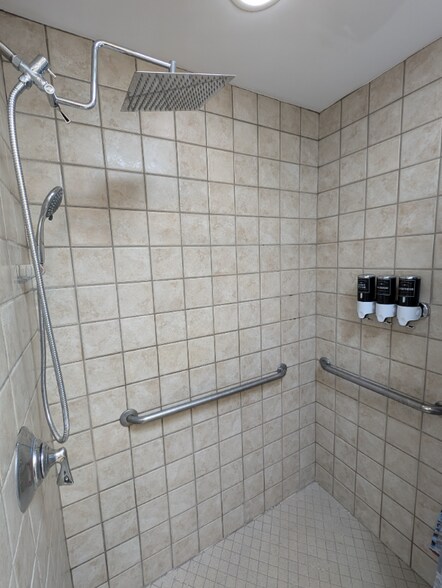 Building Photo - 503 Wilmot Ave