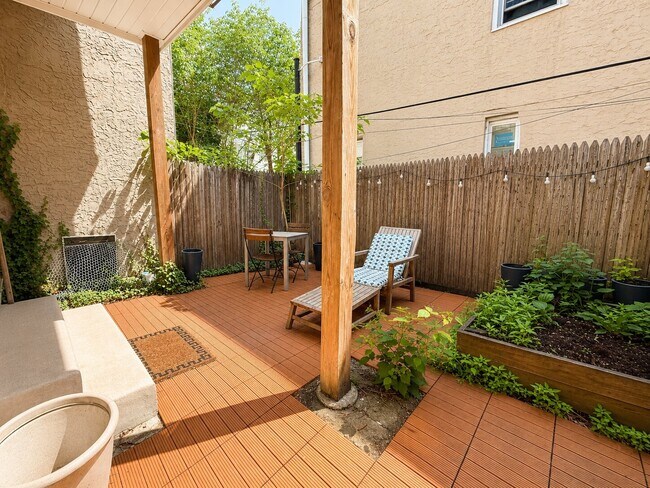 Building Photo - 727 S 22nd St
