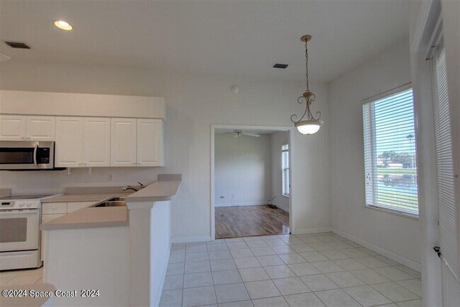 Building Photo - 2300 Brightwood Cir