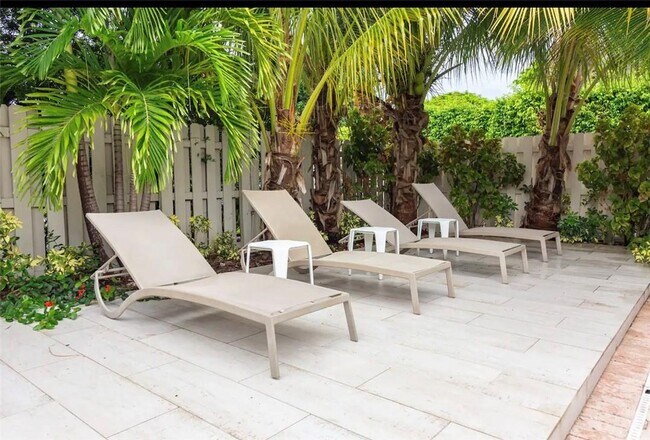 Building Photo - 1311 Monroe St