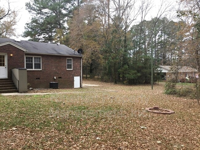 Building Photo - 3016 Hilton Rd