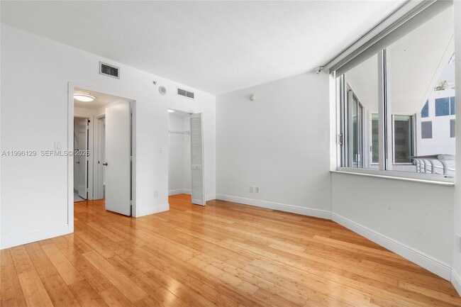 Building Photo - 335 S Biscayne Blvd