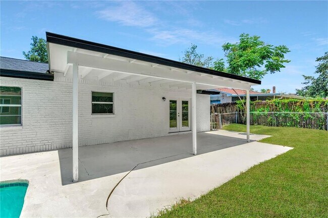 Building Photo - 3508 Westfield Dr