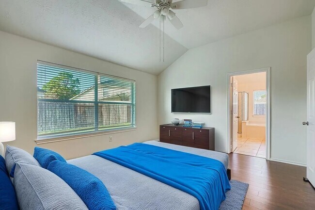 Building Photo - 24607 Tribeca Ln