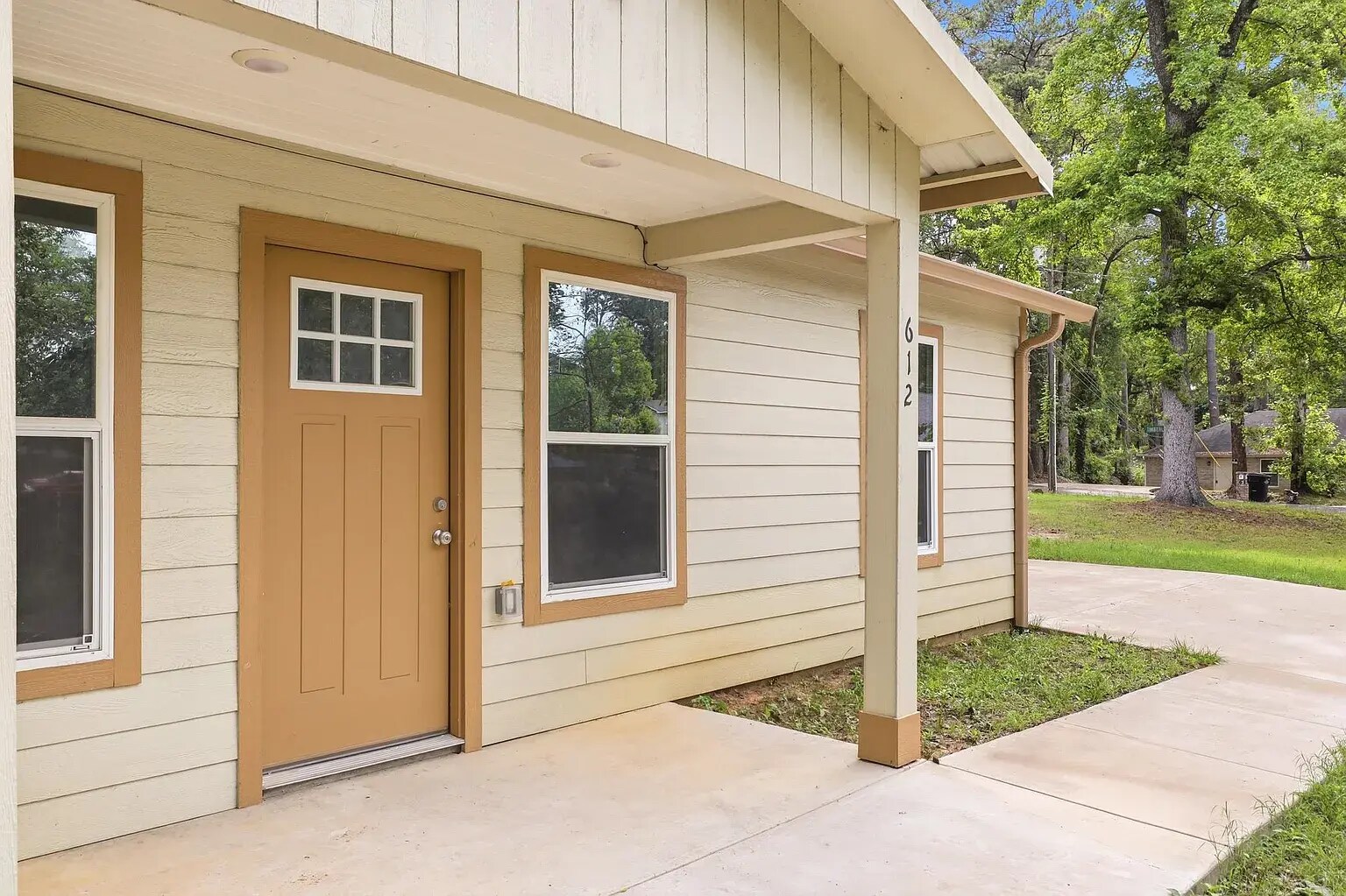 Building Photo - 612 Timberline Dr