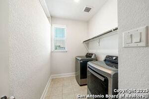 Building Photo - 2302 Castello Wy