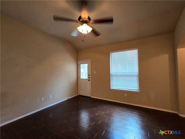 Building Photo - 297 Rosalie Dr