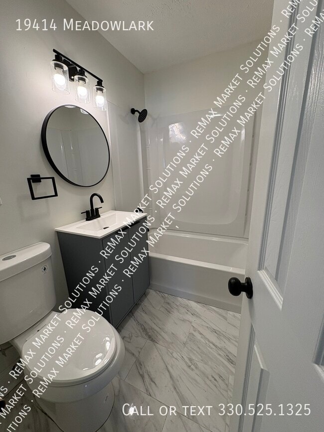 Building Photo - 19414 Meadowlark-