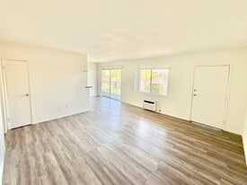 Building Photo - 111 N Lincoln Ave