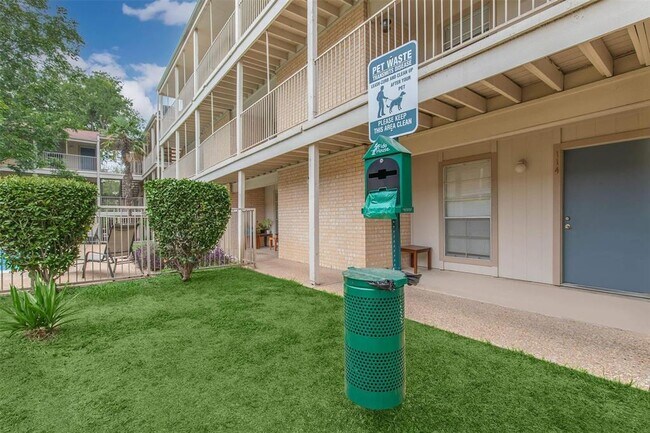 Building Photo - 6008 N Lamar Blvd