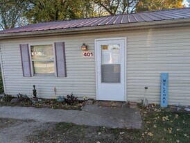 Building Photo - 401 W Walnut St